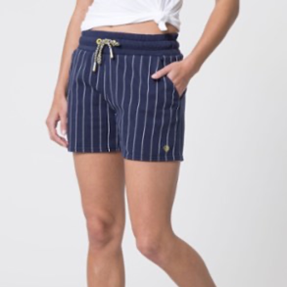 Ladies MPG Spirit Pinstripe Short - EUC